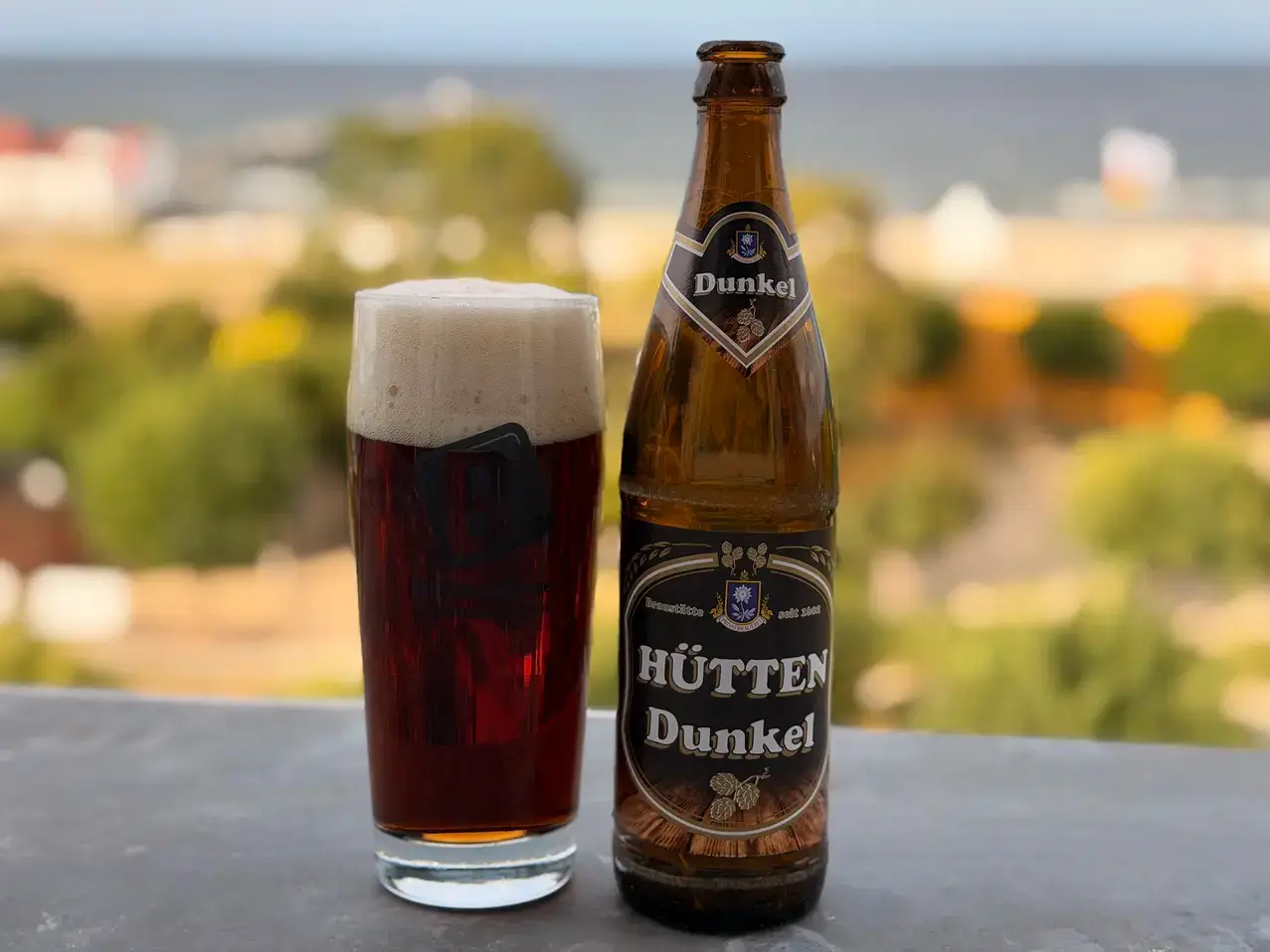 Hütten Dunkel